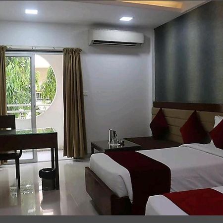 Hotel Raviraj, Chhatrapati Sambhaji Nagar Аурангабад Экстерьер фото