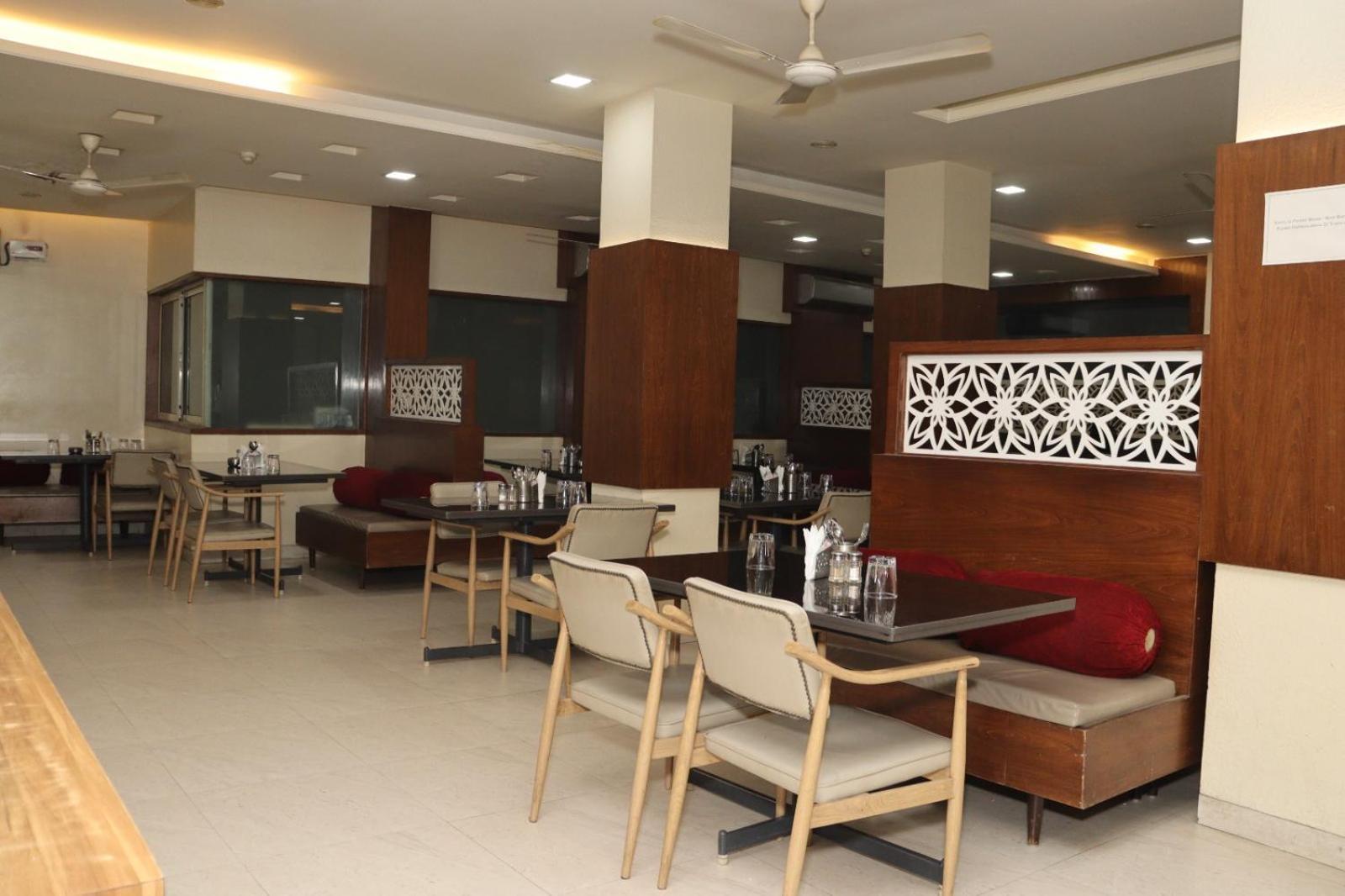 Hotel Raviraj, Chhatrapati Sambhaji Nagar Аурангабад Экстерьер фото