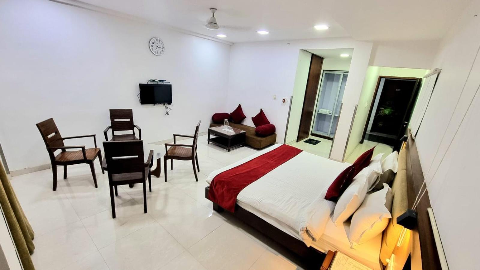 Hotel Raviraj, Chhatrapati Sambhaji Nagar Аурангабад Экстерьер фото