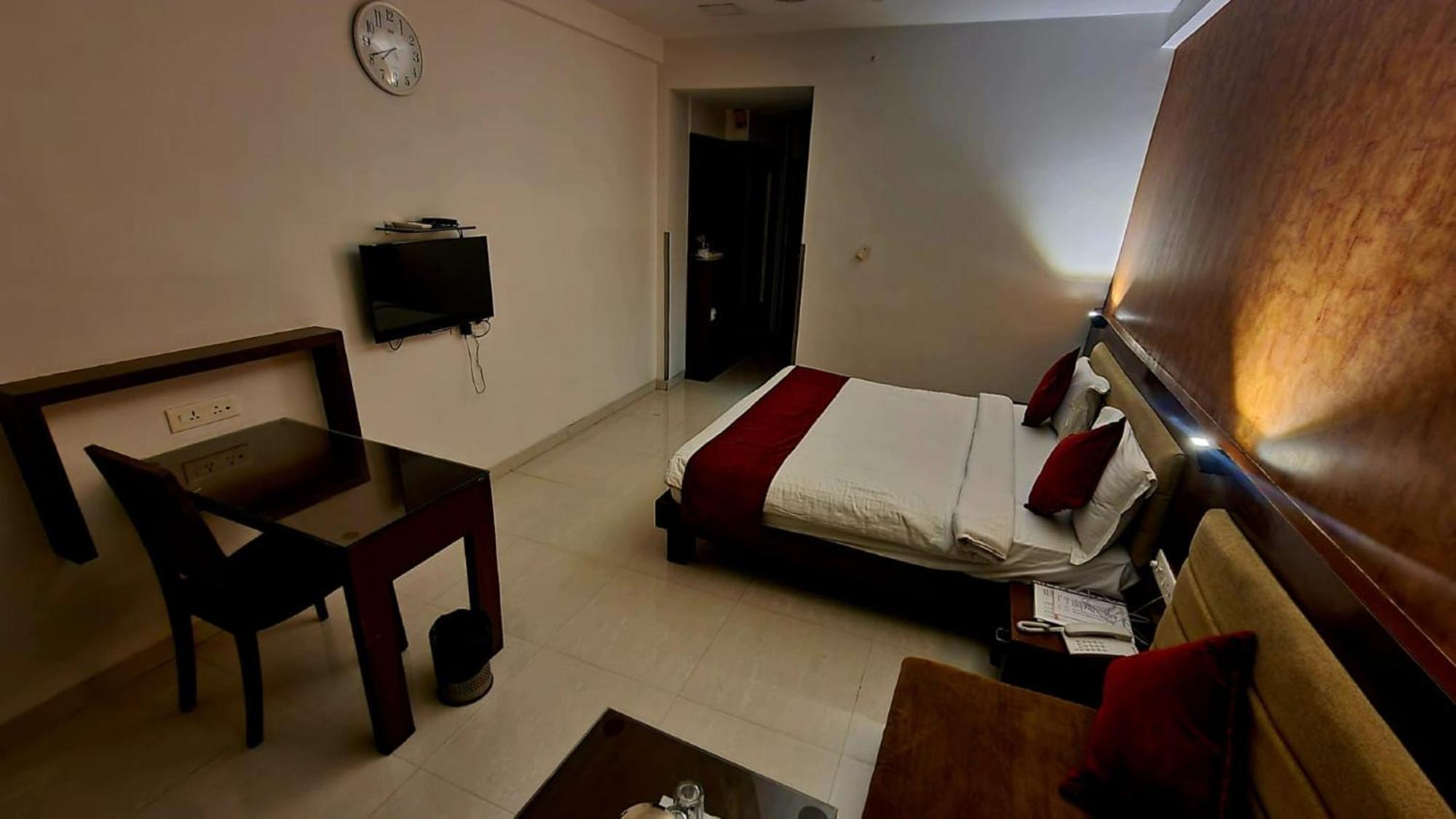 Hotel Raviraj, Chhatrapati Sambhaji Nagar Аурангабад Экстерьер фото